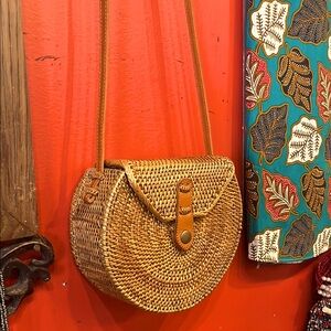 Tan Woven Crossbody Bag with Circular Design